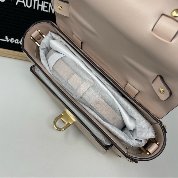 Michael Kors - Manhattan Medium Satchel - Picture 8 of 10